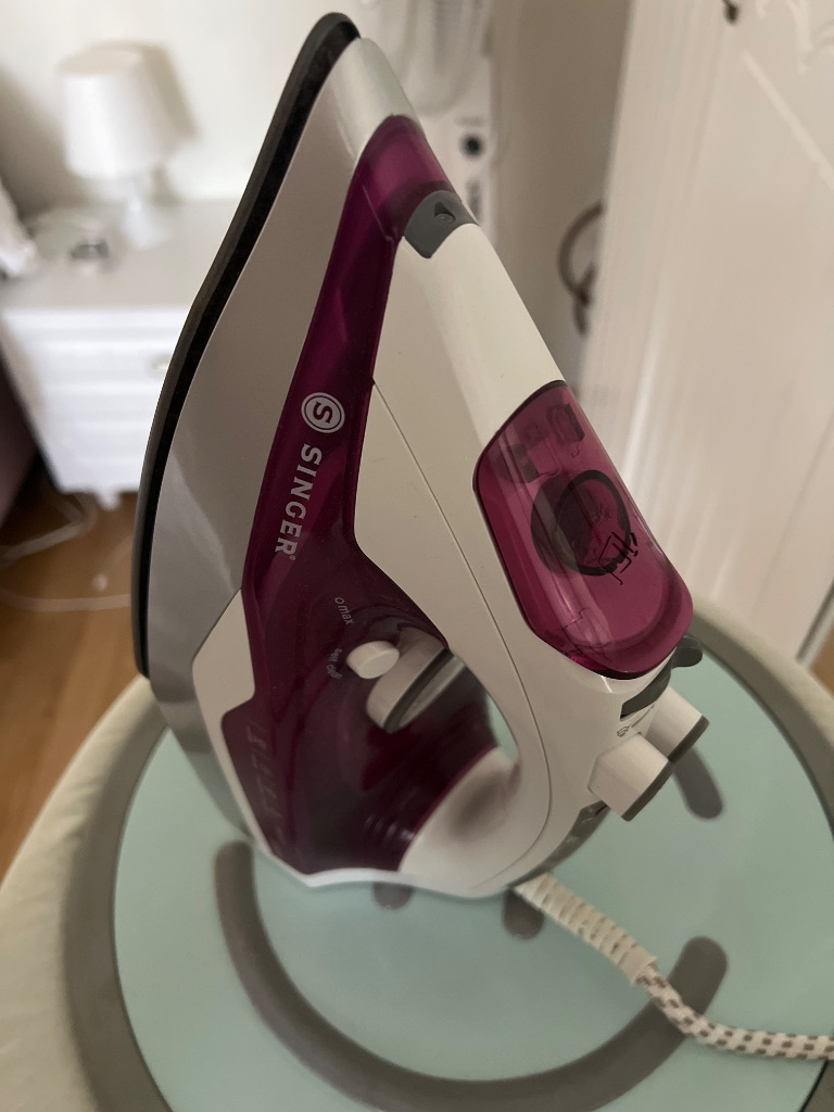 Ütü ve Ütü Masası Singer 2200W üyü