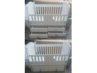 Sallanan Bebek &ccedil;ocuk beşiği yatağıda var.detayları okuyunuz
